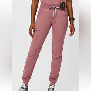 Figs Zamora Jogger Scrub bottoms mauve regular rise